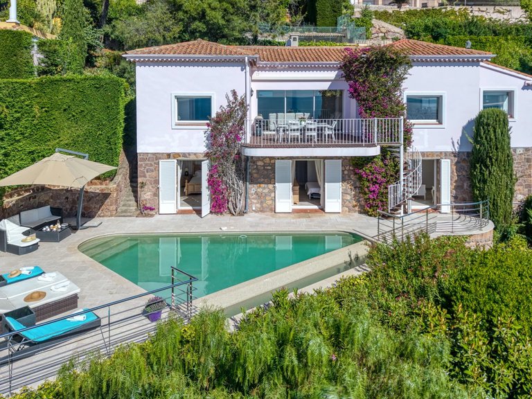Villa for Sale in Theoule Sur Mer, Cannes Area 4