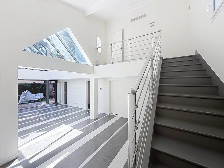Villa for Sale in Cannes, Cannes Area 14