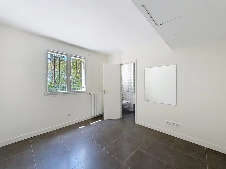 Villa for Sale in Cannes, Cannes Area 15