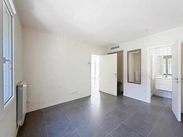 Villa for Sale in Cannes, Cannes Area 16