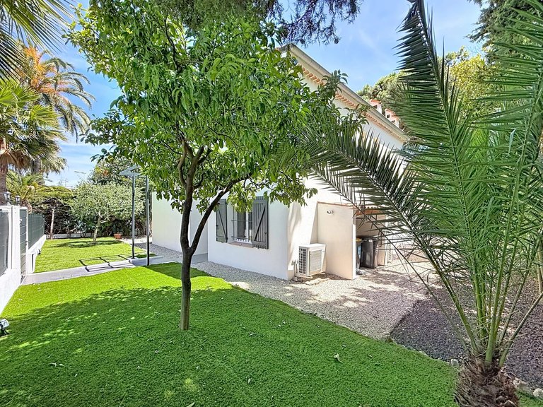 Villa for Sale in Cannes, Cannes Area 7