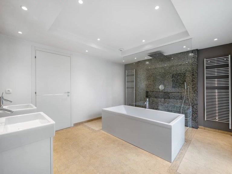 Villa for Sale in Mougins, Mougins, Valbonne, Grasse Area 18