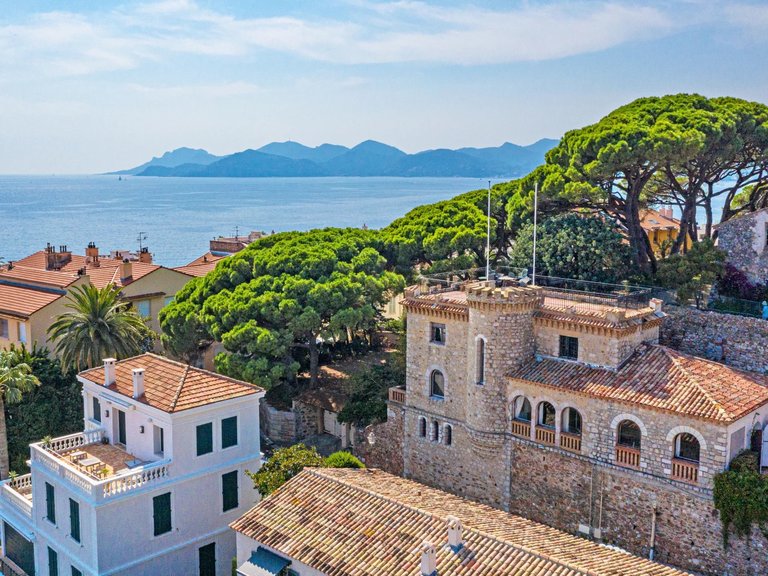 Villa for Sale in Cannes, Cannes Area 6