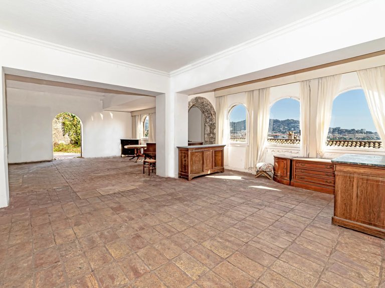 Villa for Sale in Cannes, Cannes Area 11