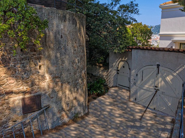Villa for Sale in Cannes, Cannes Area 15