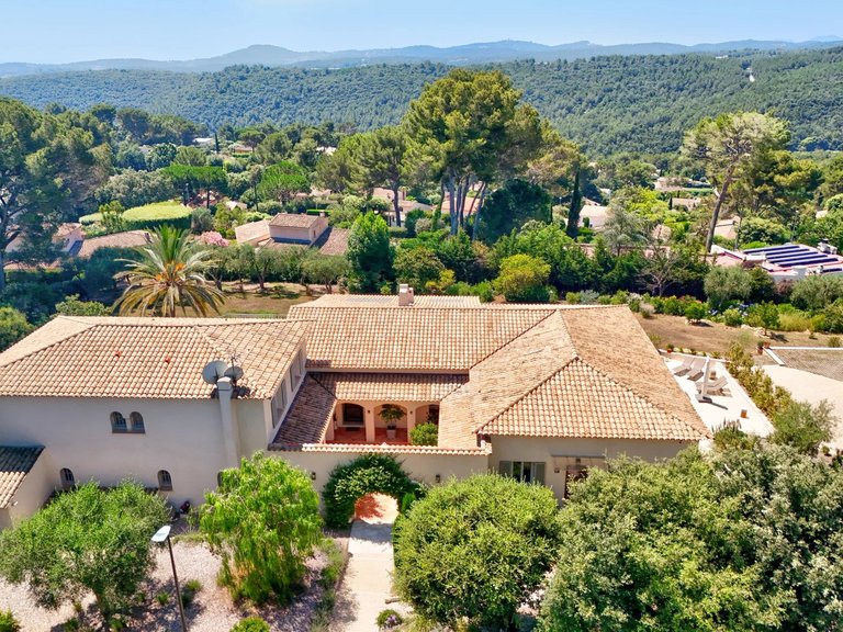 Villa for Sale in Valbonne, Mougins, Valbonne, Grasse Area 1