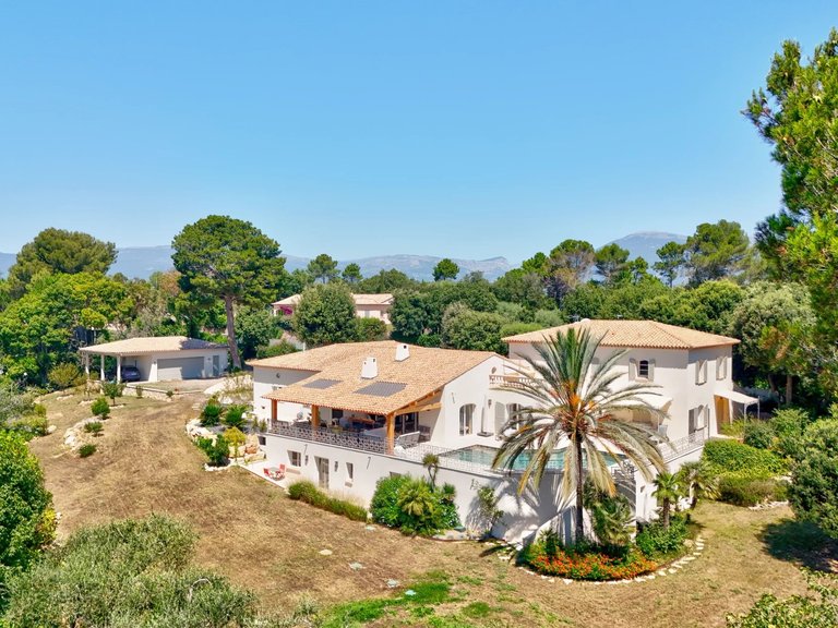 Villa for Sale in Valbonne, Mougins, Valbonne, Grasse Area 2
