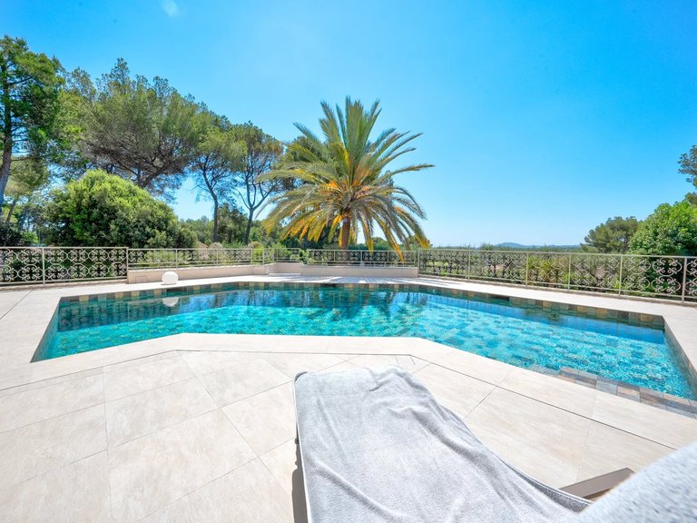 Villa for Sale in Valbonne, Mougins, Valbonne, Grasse Area 9