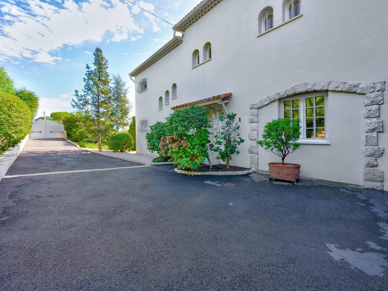Villa for Sale in Mougins, Mougins, Valbonne, Grasse Area 9