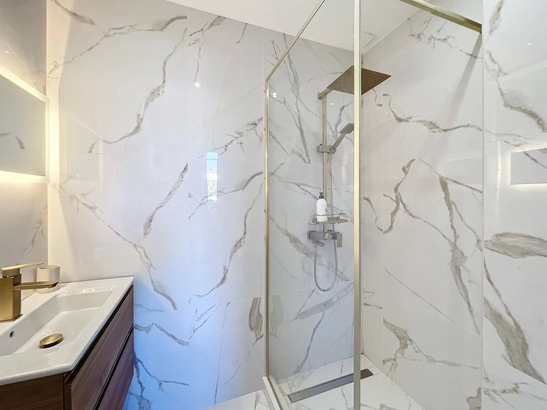 Apartment for Sale in Cannes, Cannes Area 11