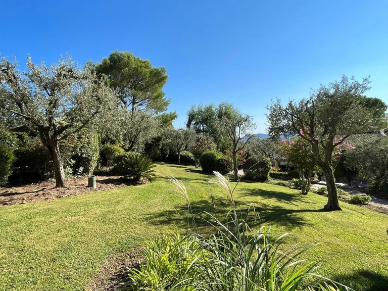 Villa for Sale in Mougins, Mougins, Valbonne, Grasse Area 12