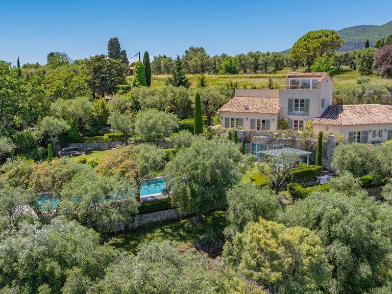 Villa for Sale in Valbonne, Mougins, Valbonne, Grasse Area 2