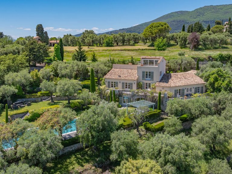 Villa for Sale in Valbonne, Mougins, Valbonne, Grasse Area 16
