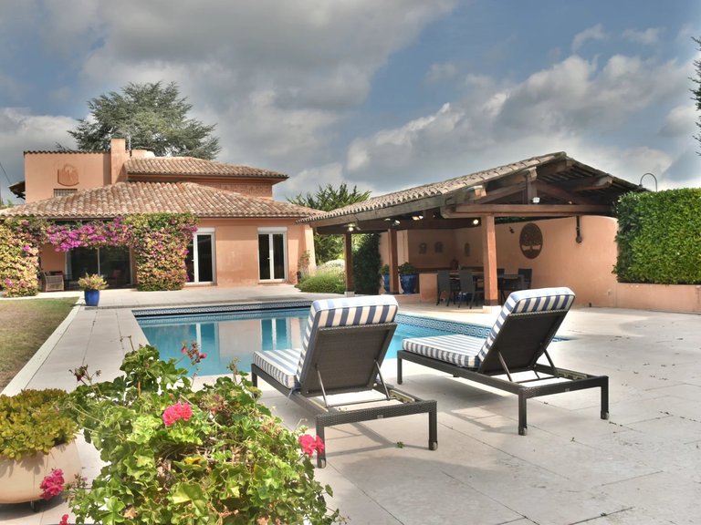 Villa for Sale in Valbonne, Mougins, Valbonne, Grasse Area 1