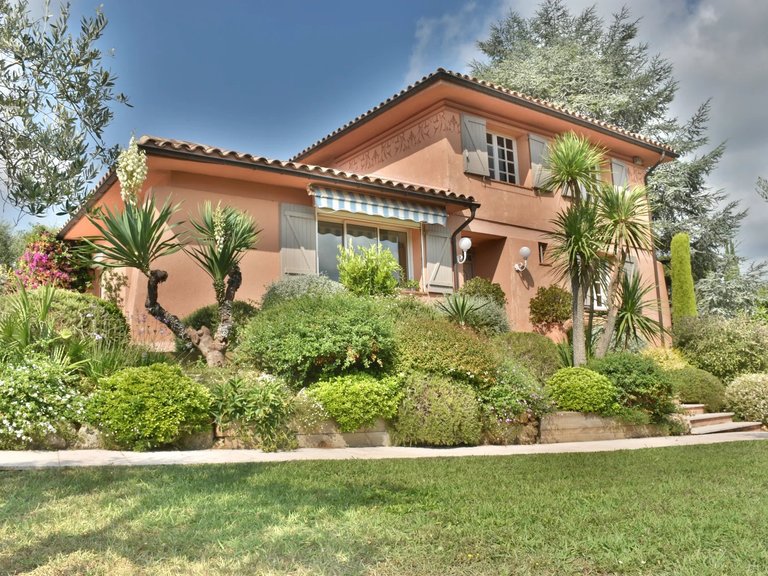Villa for Sale in Valbonne, Mougins, Valbonne, Grasse Area 2