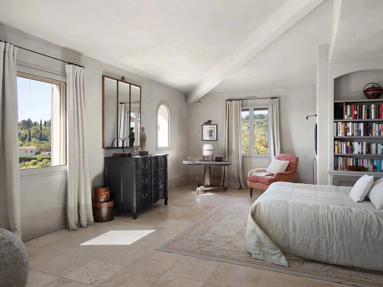 Villa for Sale in Biot, Mougins, Valbonne, Grasse Area 9