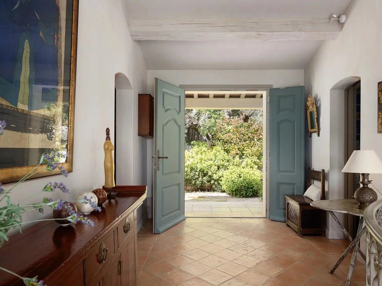 Villa for Sale in Biot, Mougins, Valbonne, Grasse Area 1