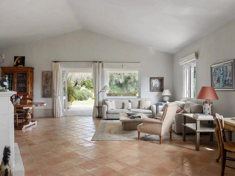 Villa for Sale in Biot, Mougins, Valbonne, Grasse Area 2