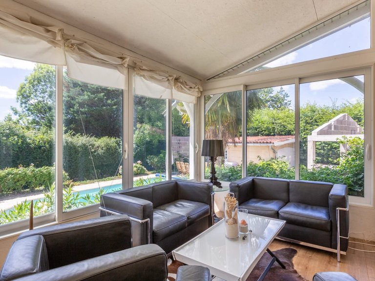 Villa for Sale in Ecully, Beaujolais / Pierres Dorees 12