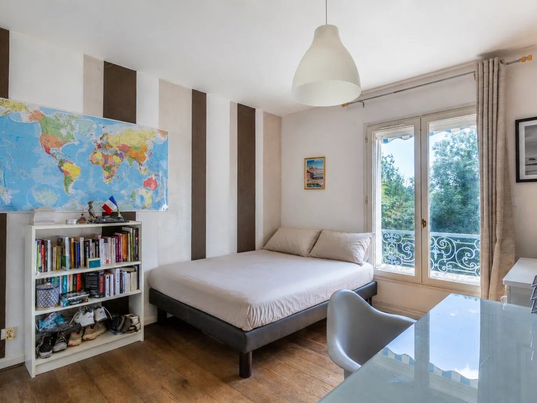 Villa for Sale in Ecully, Beaujolais / Pierres Dorees 18