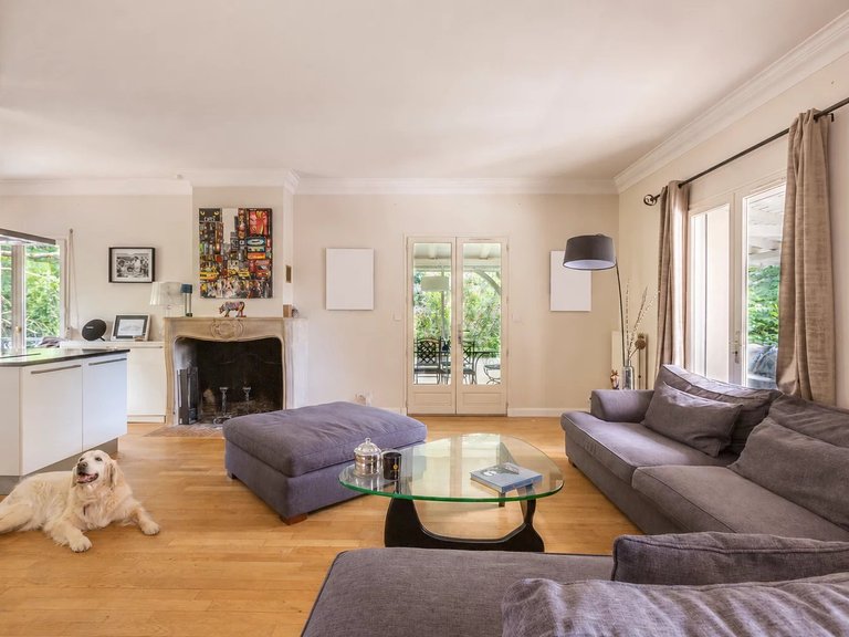 Villa for Sale in Ecully, Beaujolais / Pierres Dorees 20
