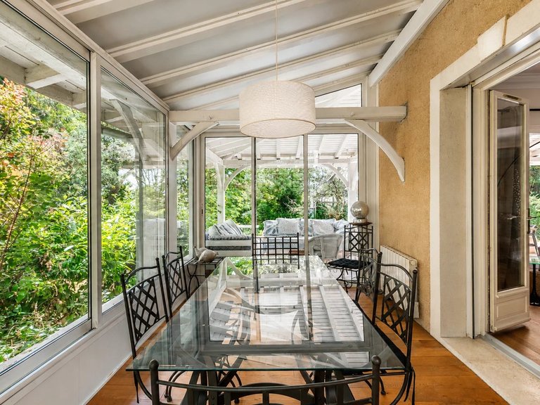 Villa for Sale in Ecully, Beaujolais / Pierres Dorees 10