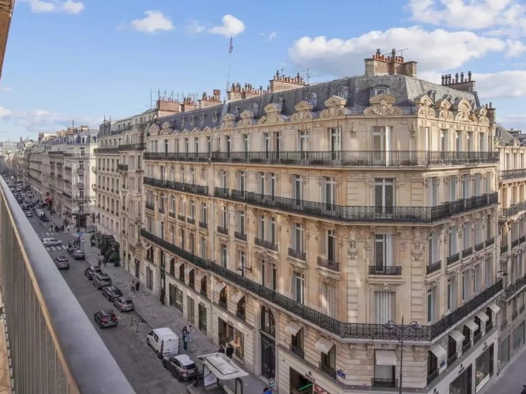Apartment for Sale in 8th (golden Triangle - Parc Monceau), Golden Triangle - Trocadéro (8th - 16th) 1