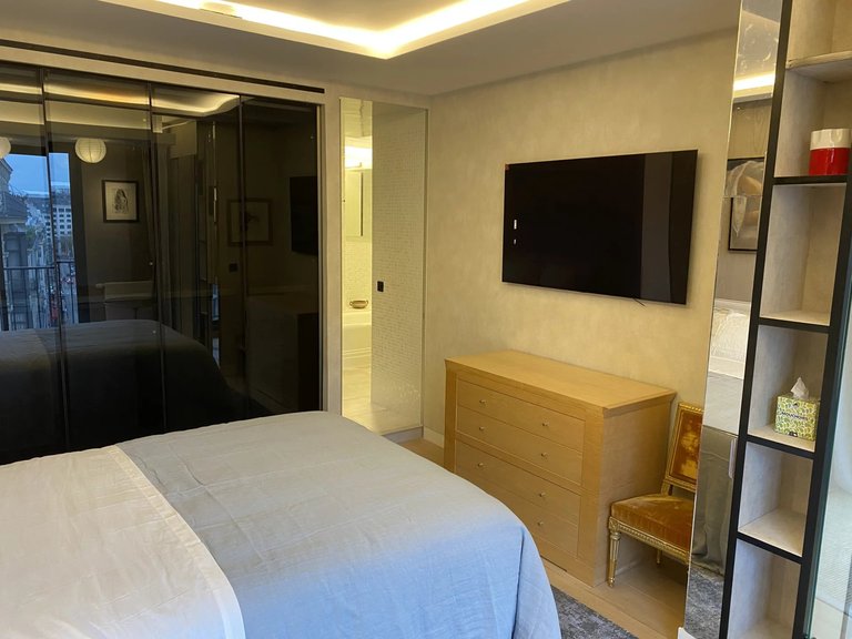 Apartment for Sale in 8th (golden Triangle - Parc Monceau), Golden Triangle - Trocadéro (8th - 16th) 19