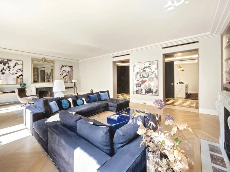 Apartment for Sale in 8th (golden Triangle - Parc Monceau), Golden Triangle - Trocadéro (8th - 16th) 3