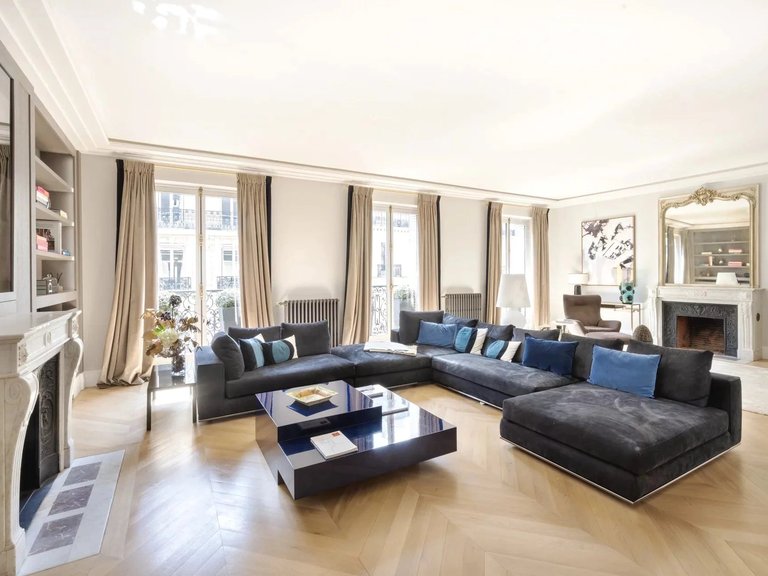 Apartment for Sale in 8th (golden Triangle - Parc Monceau), Golden Triangle - Trocadéro (8th - 16th) 2