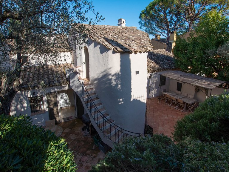 Villa for Sale in Mouans Sartoux, Mougins, Valbonne, Grasse Area 1