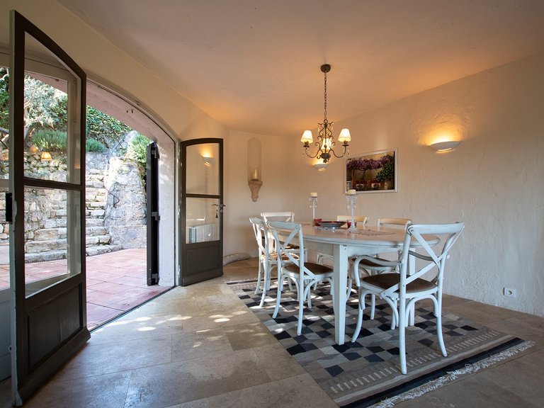 Villa for Sale in Mouans Sartoux, Mougins, Valbonne, Grasse Area 8