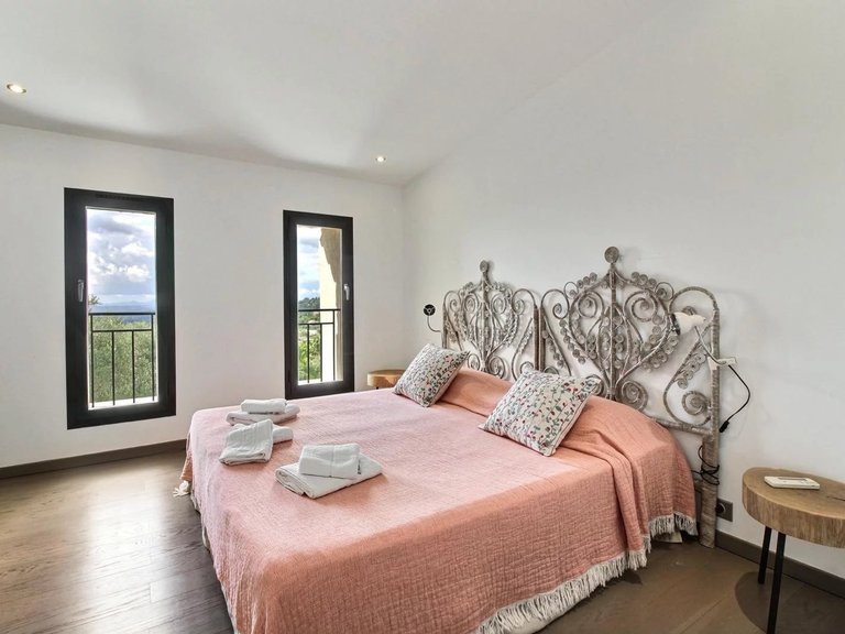 Villa for Sale in Vence, Vence, St. Paul Area 10
