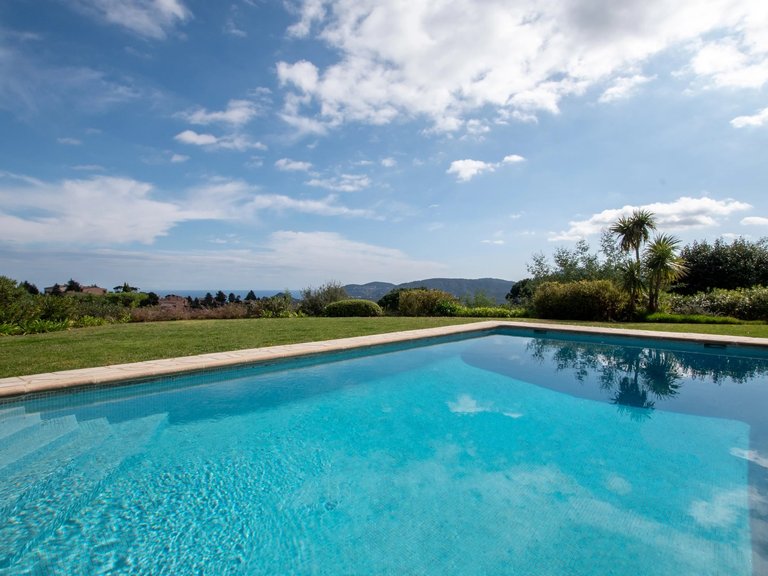 Villa for Sale in Mandelieu La Napoule, Cannes Area 4