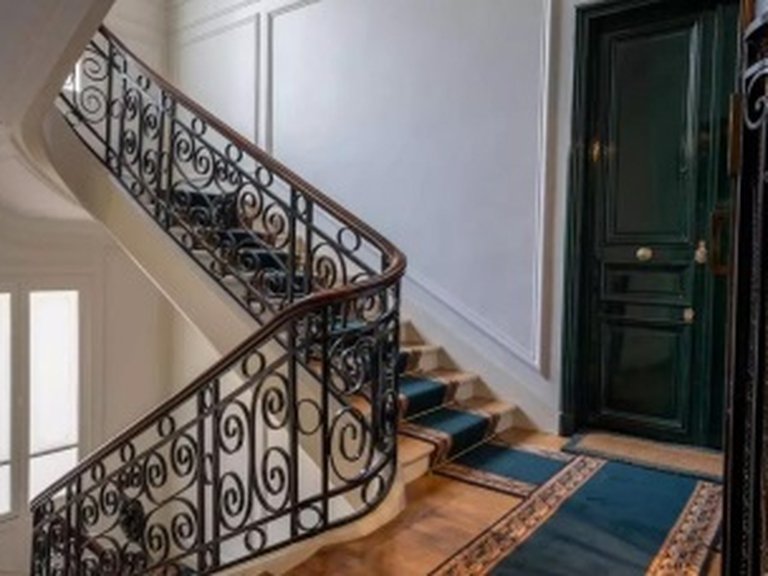 Apartment for Sale in 8th (golden Triangle - Parc Monceau), Golden Triangle - Trocadéro (8th - 16th) 8