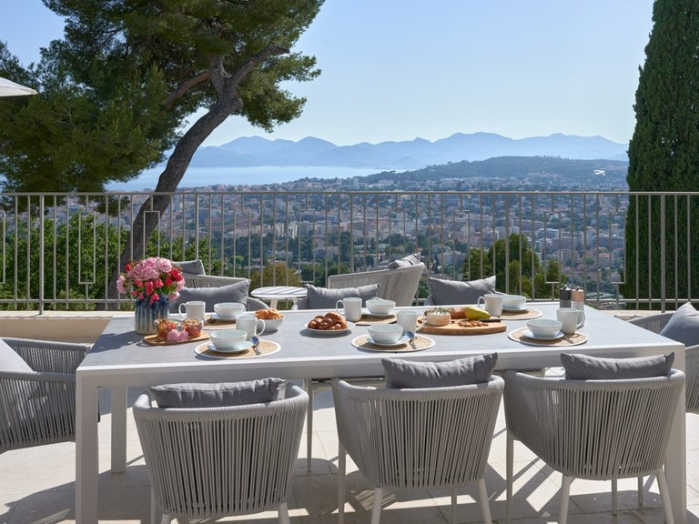 Villa for Sale in Cannes, Cannes Area 2