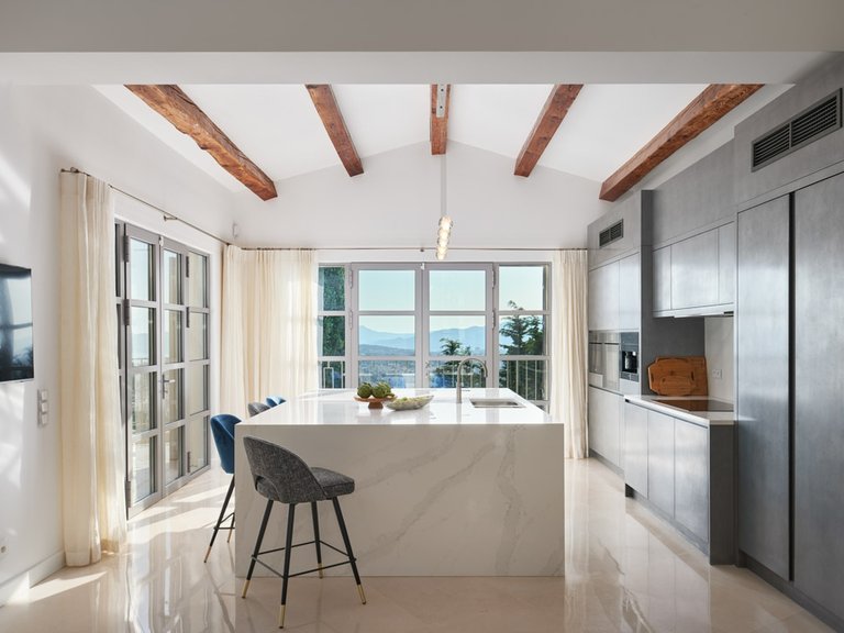 Villa for Sale in Cannes, Cannes Area 9
