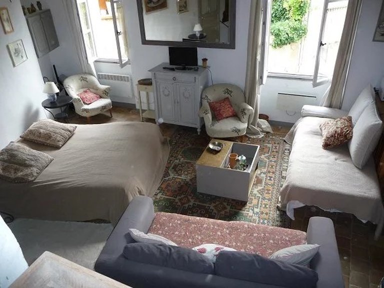 Villa for Sale in Lourmarin, The Luberon / Vaucluse 3