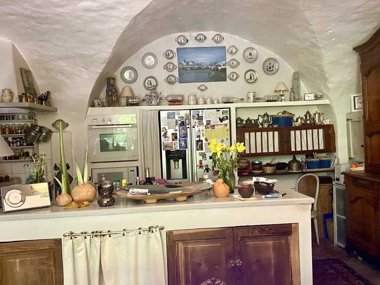 Villa for Sale in Lourmarin, The Luberon / Vaucluse 6