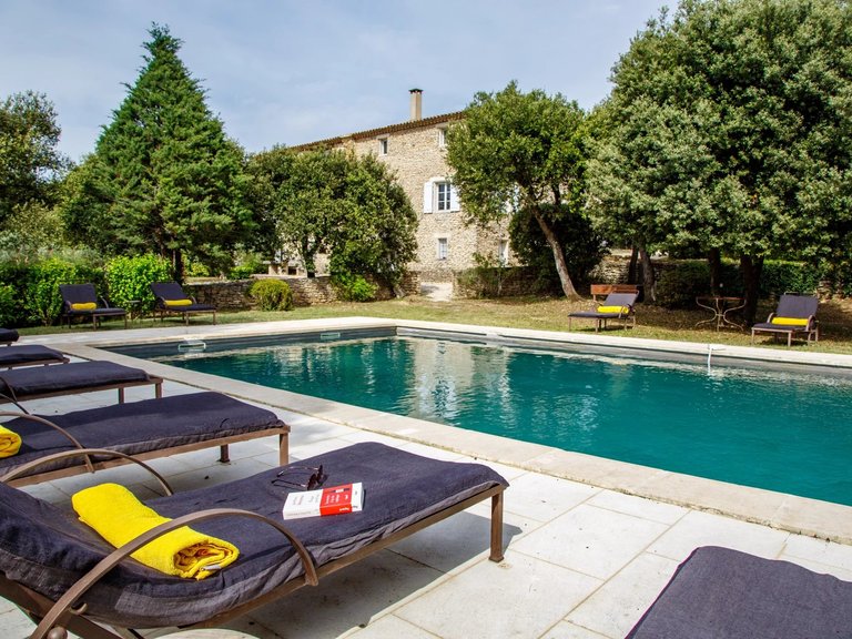 Villa for Sale in Bonnieux, The Luberon / Vaucluse 3
