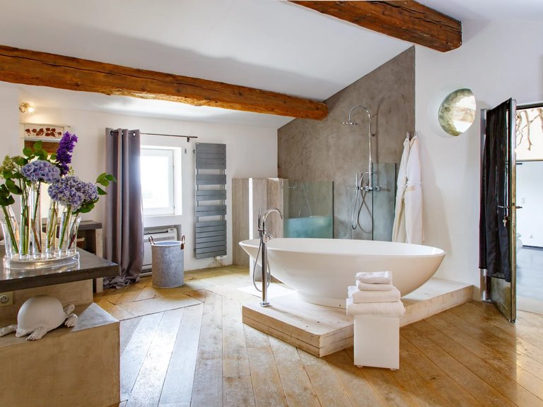 Villa for Sale in Bonnieux, The Luberon / Vaucluse 16