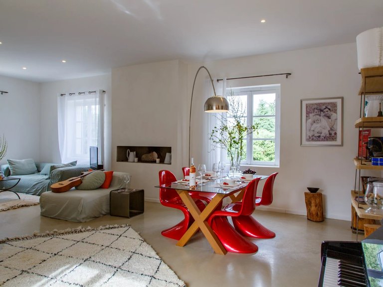 Villa for Sale in Bonnieux, The Luberon / Vaucluse 8