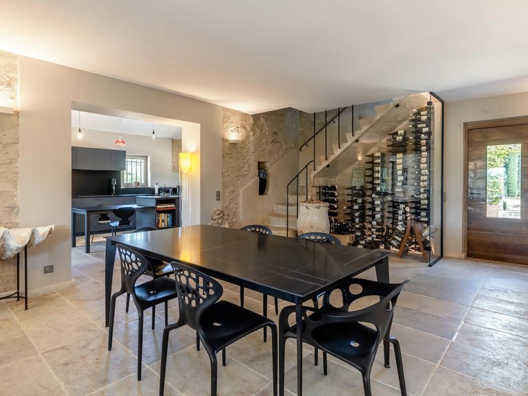 Villa for Sale in Gordes, The Luberon / Vaucluse 7