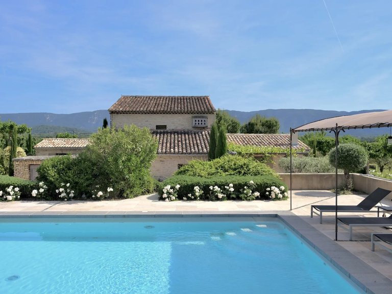 Villa for Sale in Gordes, The Luberon / Vaucluse 16