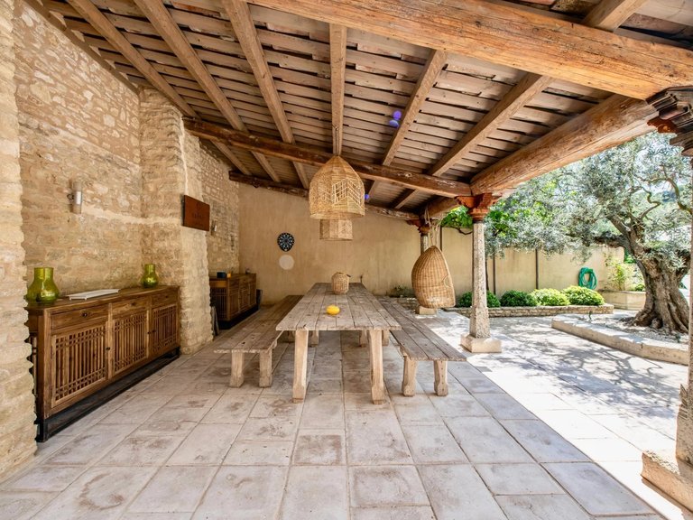 Villa for Sale in Gordes, The Luberon / Vaucluse 15
