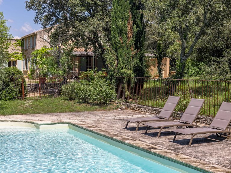 Villa for Sale in Gordes, The Luberon / Vaucluse 2
