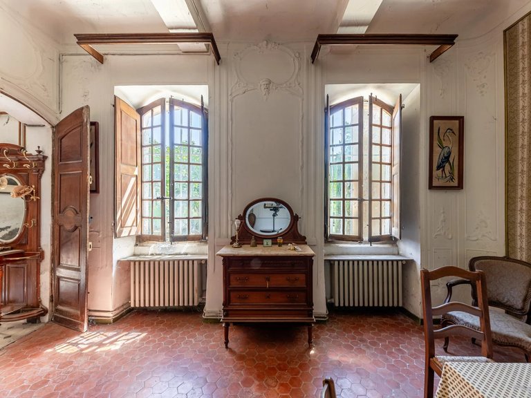 Villa for Sale in Ansouis, The Luberon / Vaucluse 2