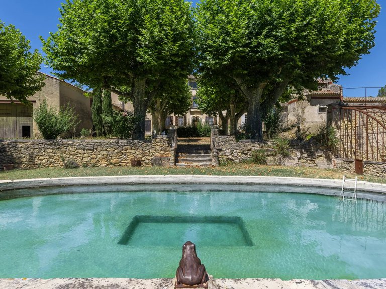 Villa for Sale in Ansouis, The Luberon / Vaucluse 4