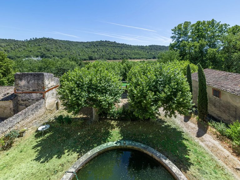 Villa for Sale in Ansouis, The Luberon / Vaucluse 13