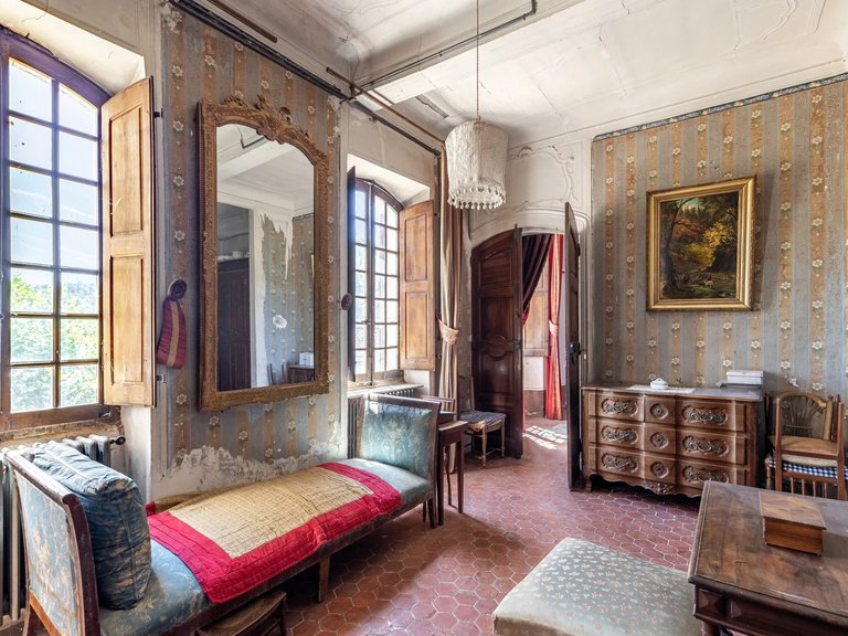 Villa for Sale in Ansouis, The Luberon / Vaucluse 15